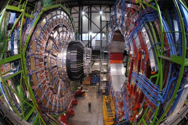 Büyük Hadron Çarpıştırıcısı enerji rekoru kırdı.jpg