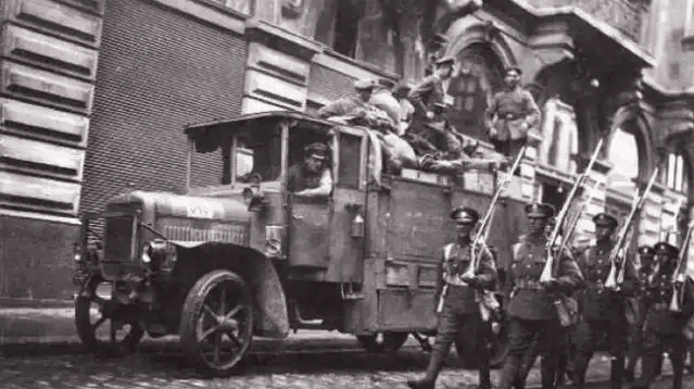 i̇stiklal caddesi'ndeki st.antuan kilisi