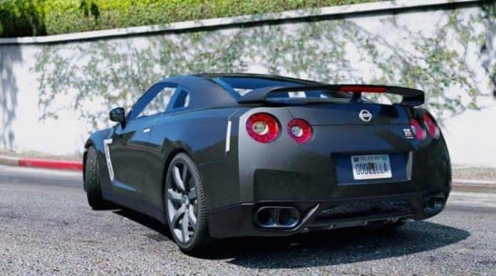 Nissan GT-R